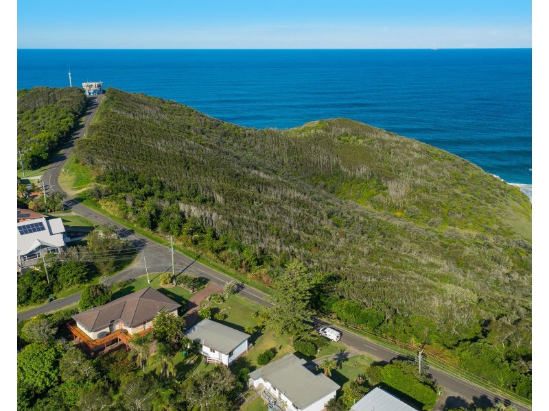 66 Skyline Crescent, Crescent Head NSW 2440