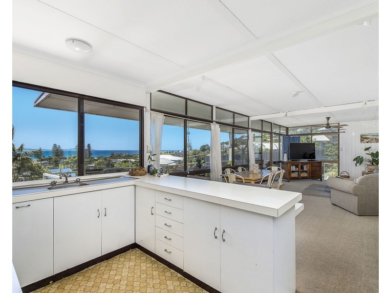 15 Scott Street, Crescent Head NSW 2440