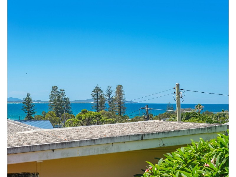 15 Scott Street, Crescent Head NSW 2440