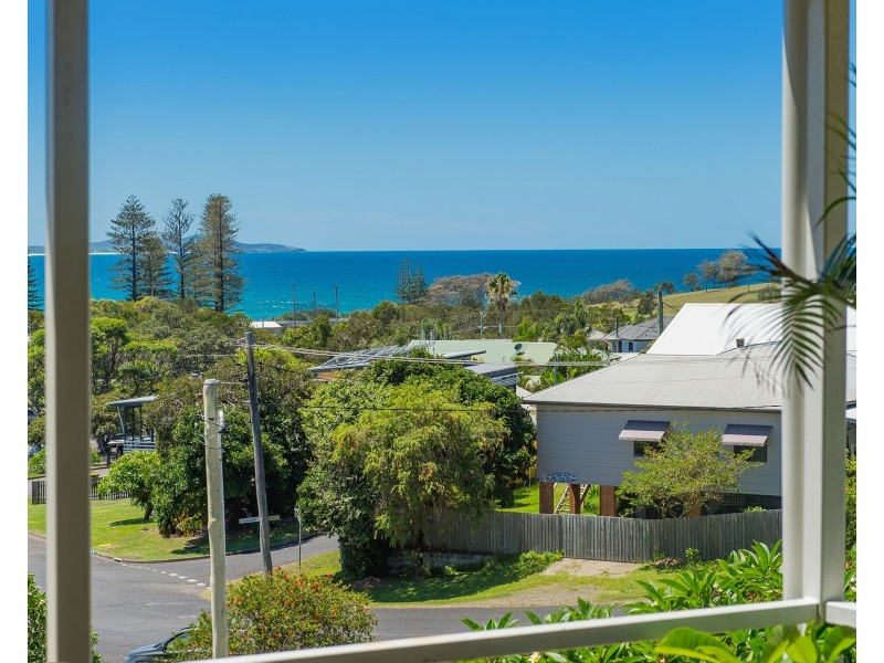 15 Scott Street, Crescent Head NSW 2440