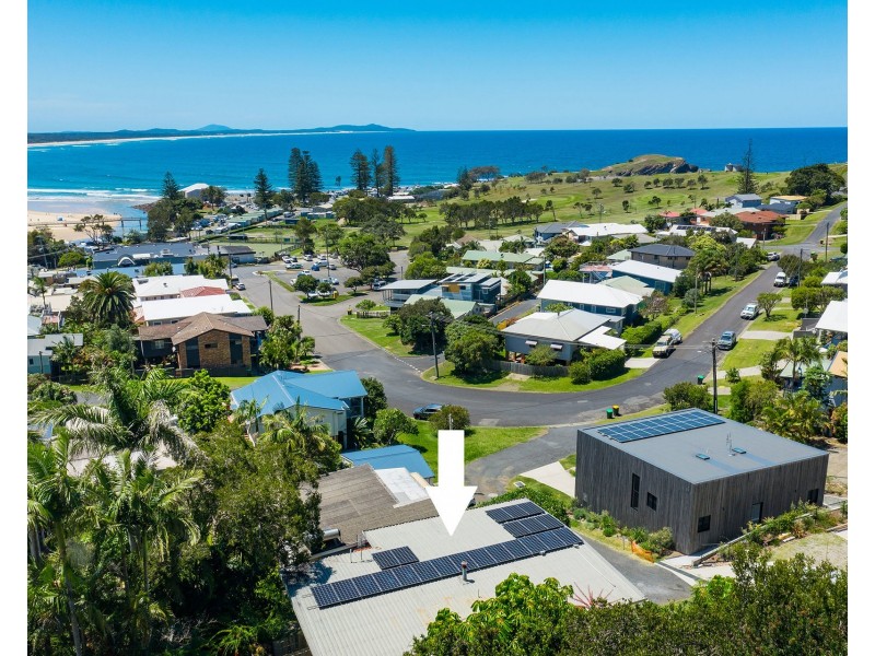 15 Scott Street, Crescent Head NSW 2440