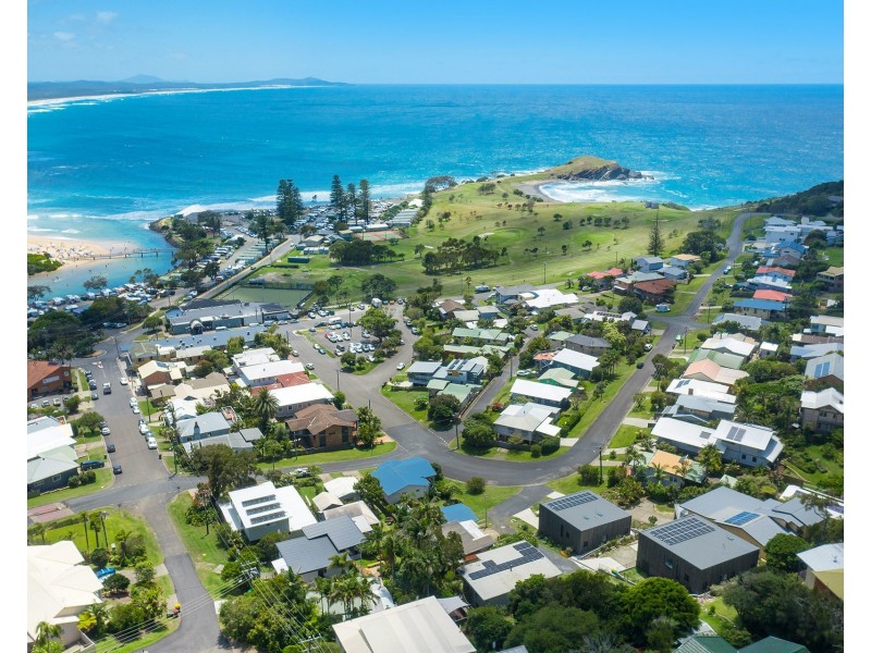 15 Scott Street, Crescent Head NSW 2440