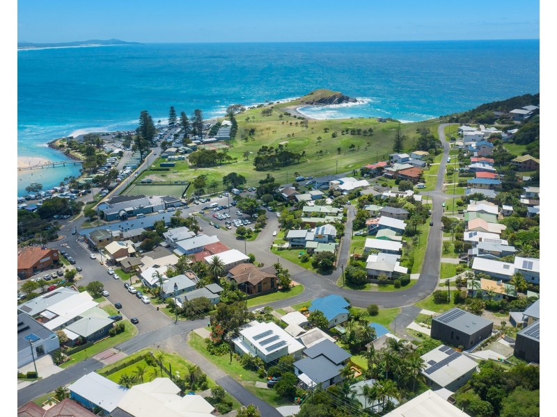 15 Scott Street, Crescent Head NSW 2440