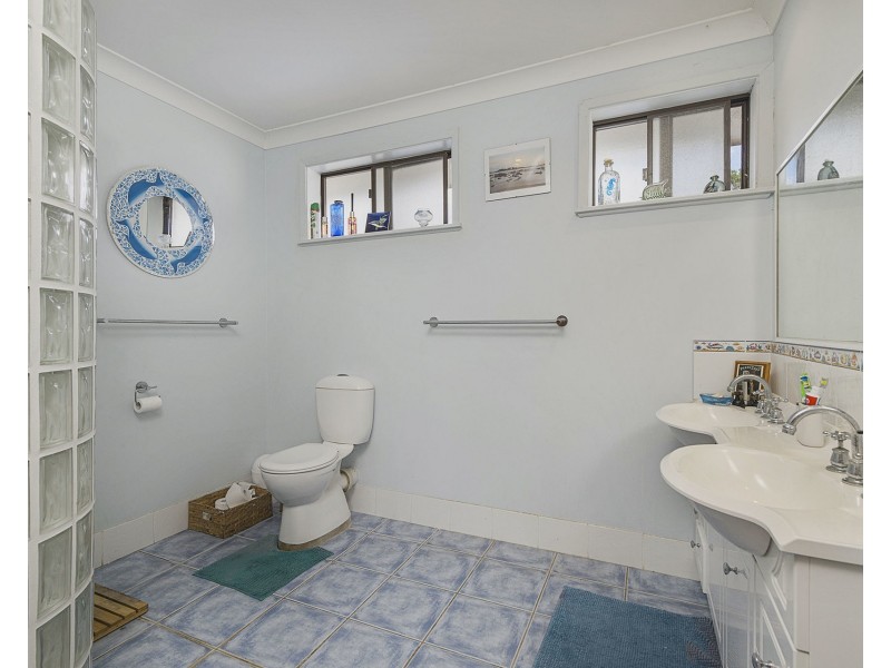 6 Pacific Street, Crescent Head NSW 2440