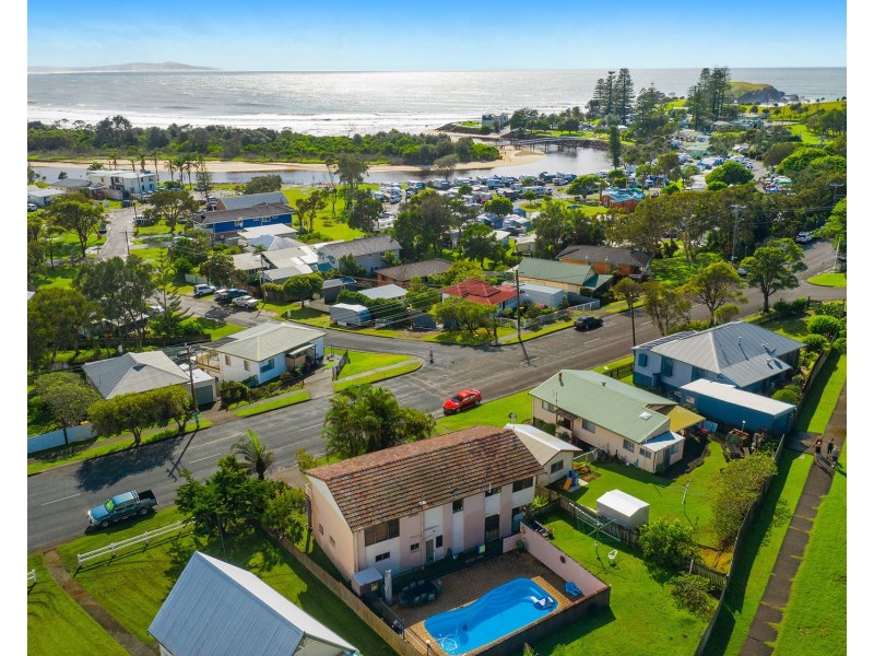 6 Pacific Street, Crescent Head NSW 2440