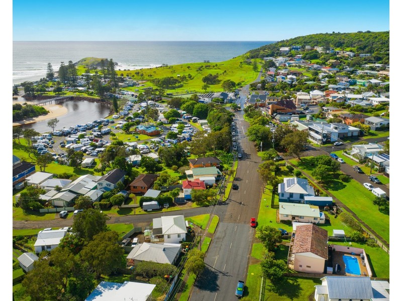 6 Pacific Street, Crescent Head NSW 2440