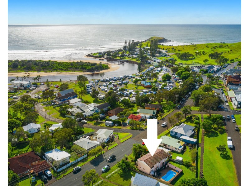 6 Pacific Street, Crescent Head NSW 2440