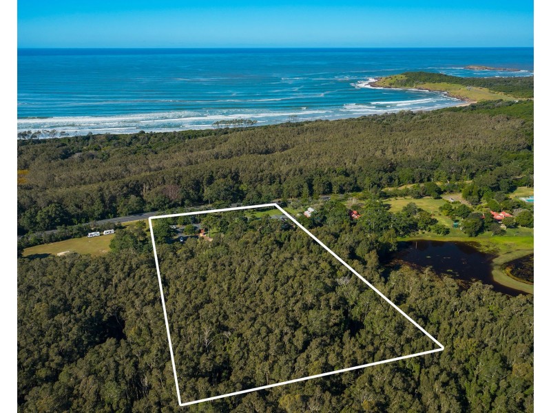 634 Point Plomer Road, Crescent Head NSW 2440