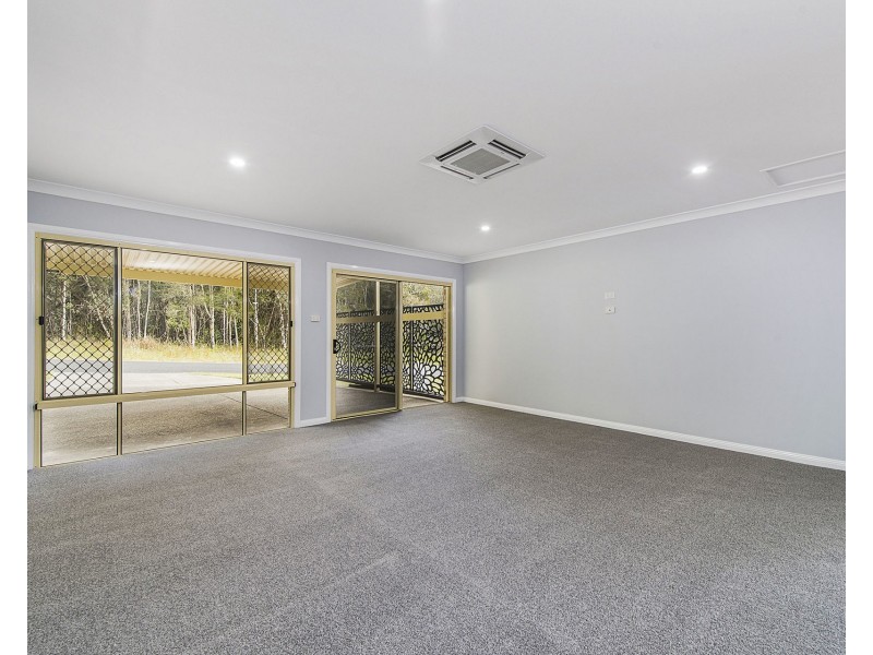 3 Richard Elrington Street, Crescent Head NSW 2440