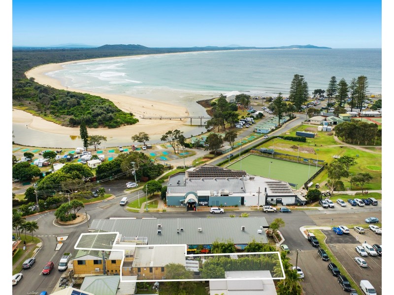 1 Scott Street, Crescent Head NSW 2440