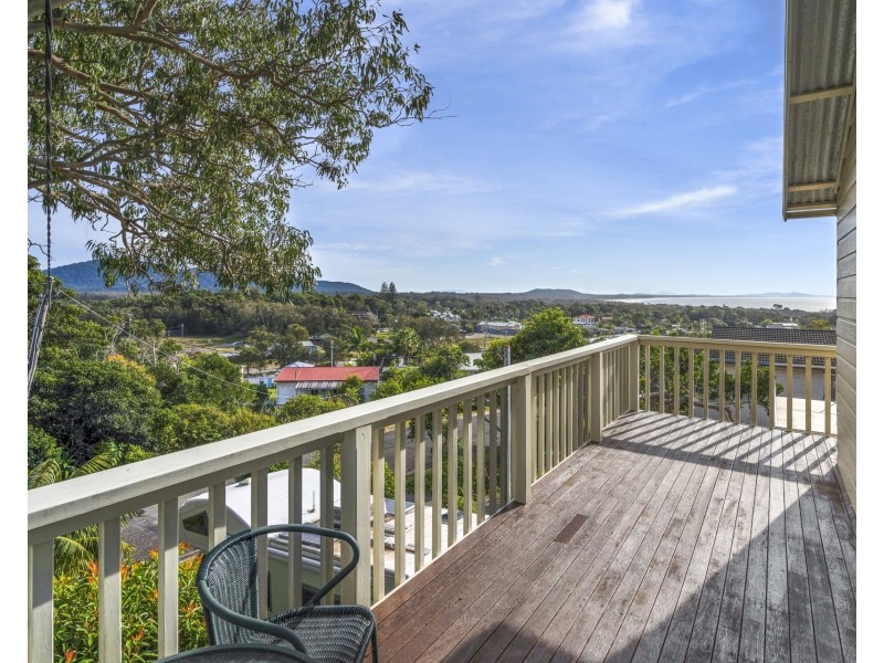 4 Kinchela Street, Crescent Head NSW 2440