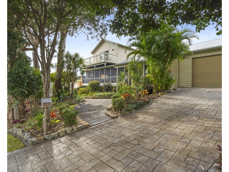 4 Kinchela Street, Crescent Head NSW 2440