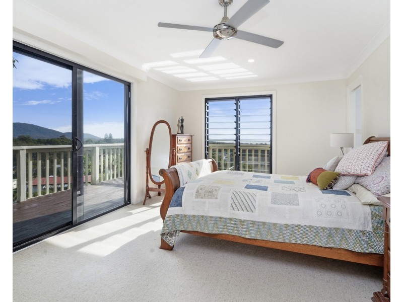 4 Kinchela Street, Crescent Head NSW 2440