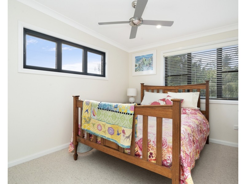 4 Kinchela Street, Crescent Head NSW 2440