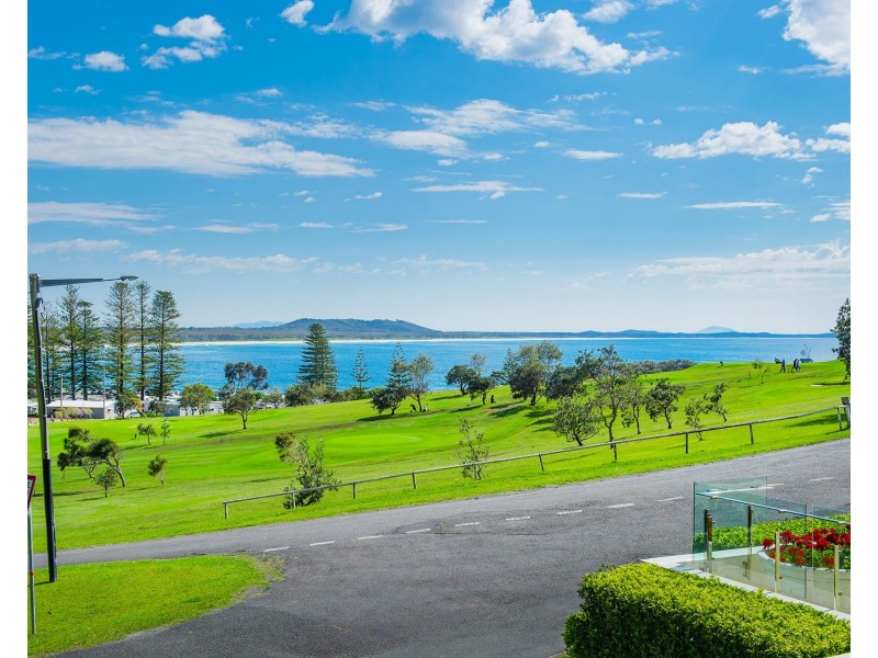 6 Stewart Street, Crescent Head NSW 2440