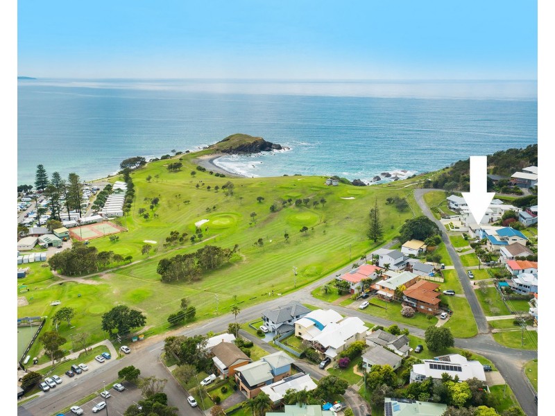 6 Stewart Street, Crescent Head NSW 2440