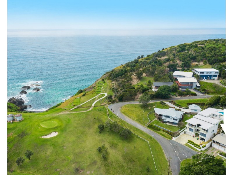 6 Stewart Street, Crescent Head NSW 2440