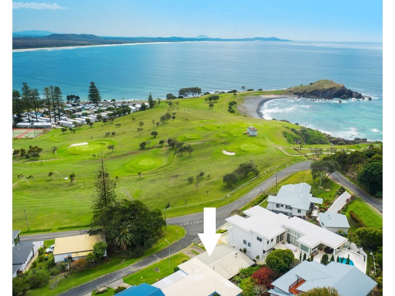6 Stewart Street, Crescent Head NSW 2440