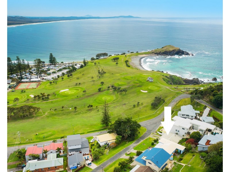 6 Stewart Street, Crescent Head NSW 2440