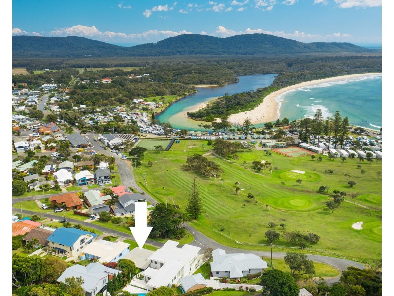 6 Stewart Street, Crescent Head NSW 2440