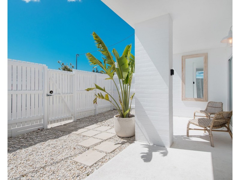 4 Beranghi Street, Crescent Head NSW 2440