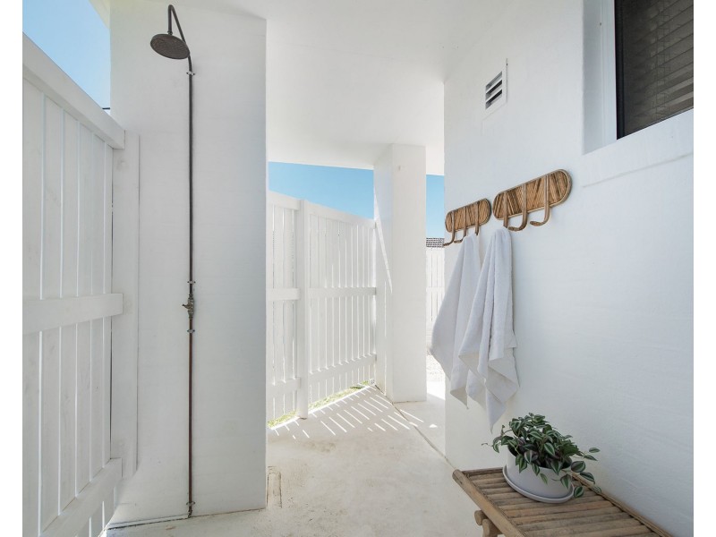 4 Beranghi Street, Crescent Head NSW 2440