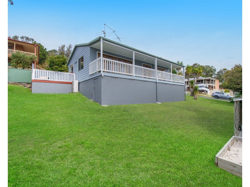 1 William Bailey Place, Crescent Head NSW 2440