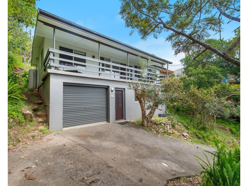 24 Dulconghi Street, Crescent Head NSW 2440