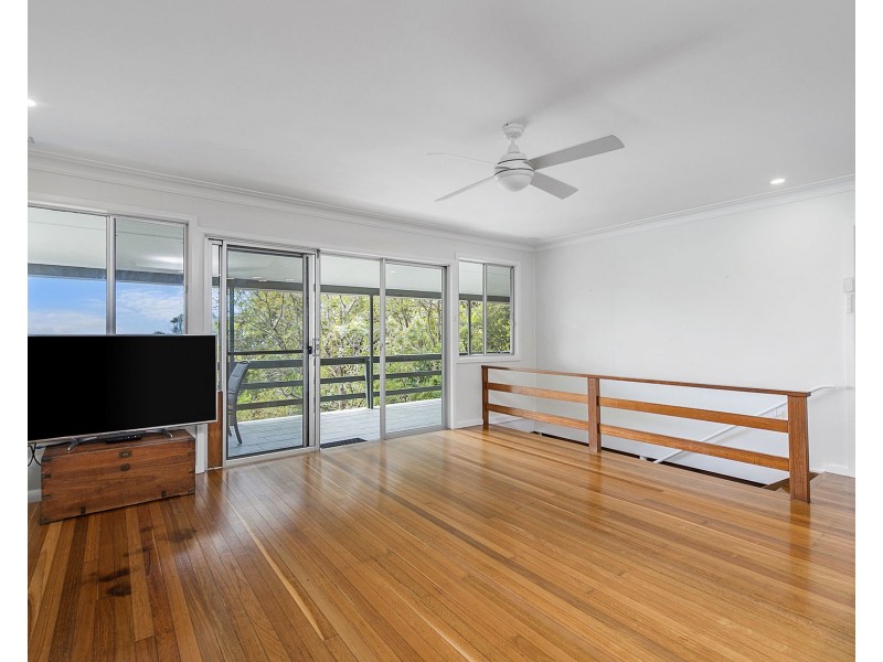 24 Dulconghi Street, Crescent Head NSW 2440
