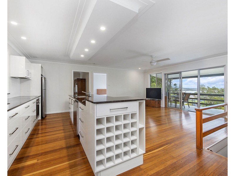24 Dulconghi Street, Crescent Head NSW 2440