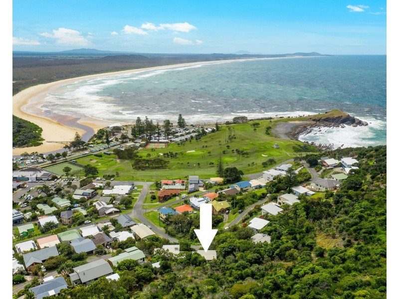24 Dulconghi Street, Crescent Head NSW 2440