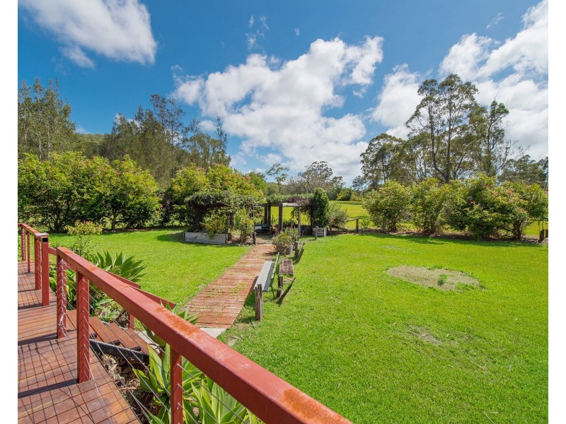 11 Penn Place, Crescent Head NSW 2440