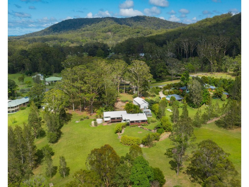 11 Penn Place, Crescent Head NSW 2440