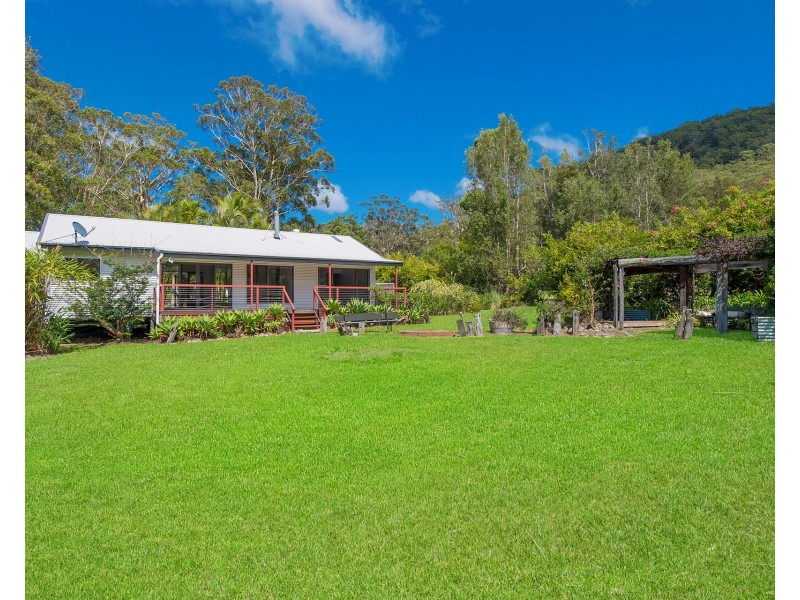11 Penn Place, Crescent Head NSW 2440