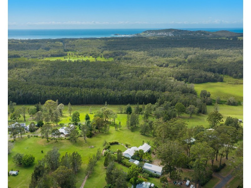 11 Penn Place, Crescent Head NSW 2440