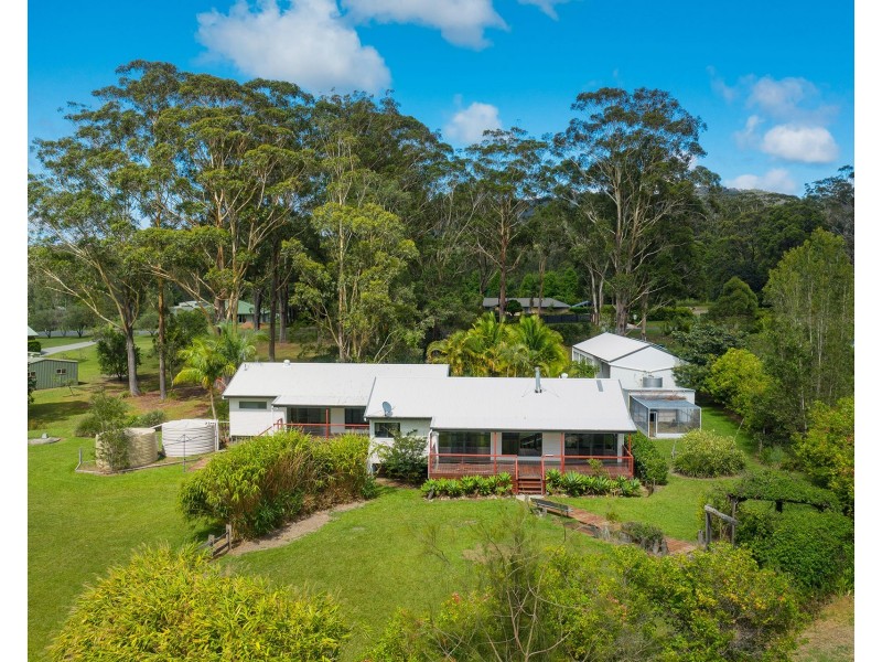11 Penn Place, Crescent Head NSW 2440