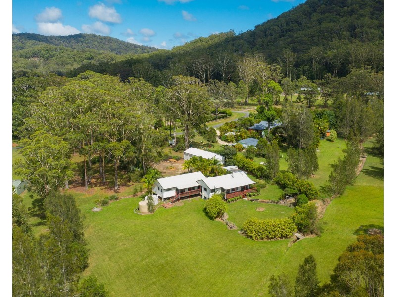 11 Penn Place, Crescent Head NSW 2440