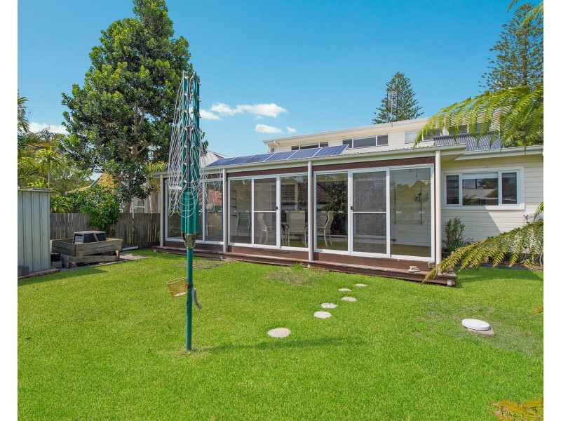 51 Pacific Street, Crescent Head NSW 2440