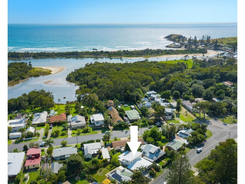 51 Pacific Street, Crescent Head NSW 2440
