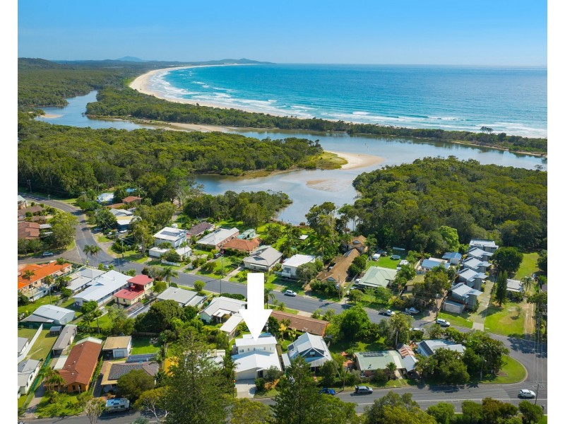 51 Pacific Street, Crescent Head NSW 2440