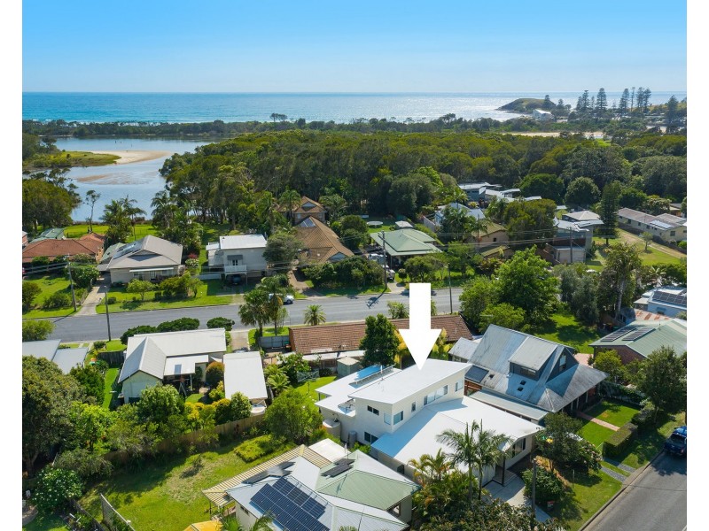 51 Pacific Street, Crescent Head NSW 2440