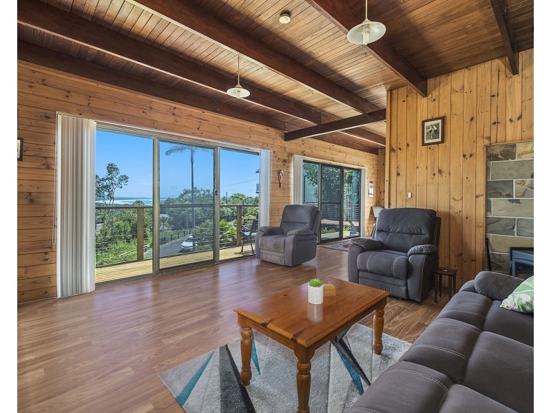 18 Noongah Terrace, Crescent Head NSW 2440