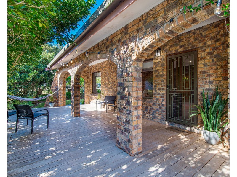 15 Main Street, Crescent Head NSW 2440