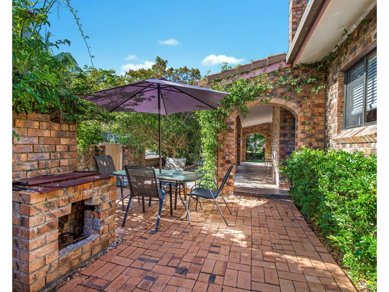 15 Main Street, Crescent Head NSW 2440