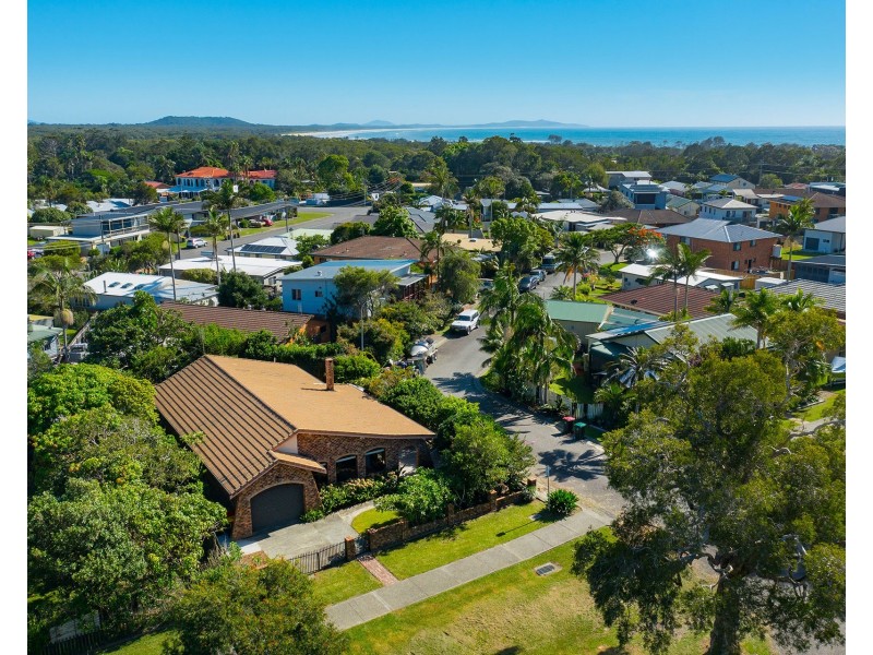 15 Main Street, Crescent Head NSW 2440