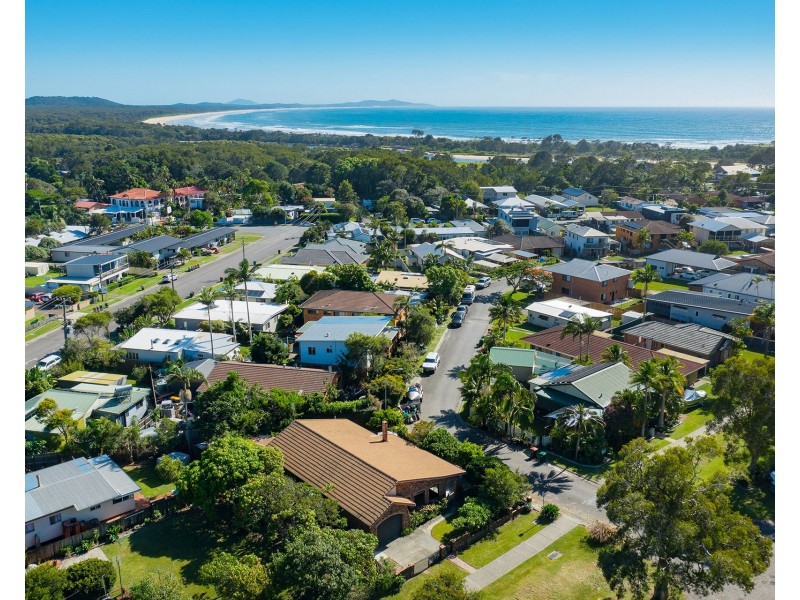 15 Main Street, Crescent Head NSW 2440