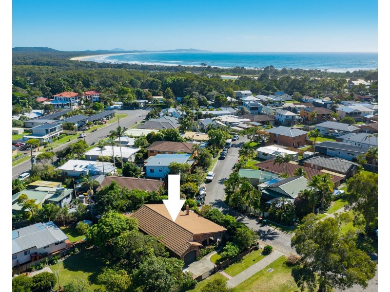 15 Main Street, Crescent Head NSW 2440