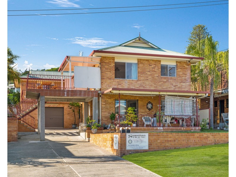 2 Gowing Street, Crescent Head NSW 2440
