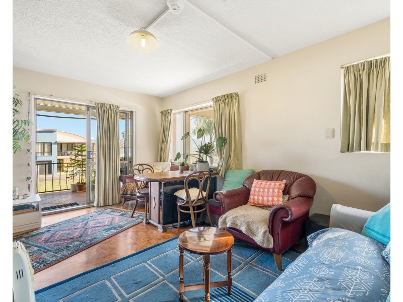 2 Gowing Street, Crescent Head NSW 2440