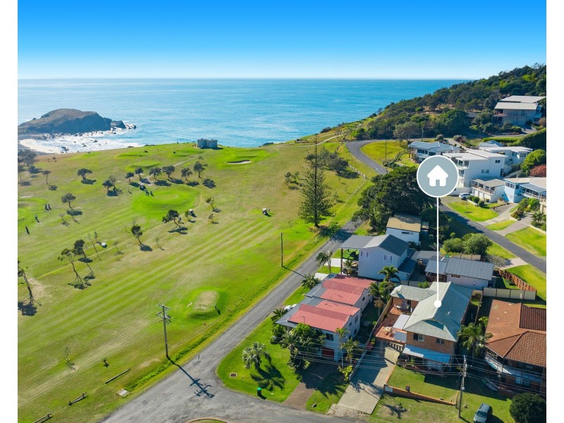 2 Gowing Street, Crescent Head NSW 2440